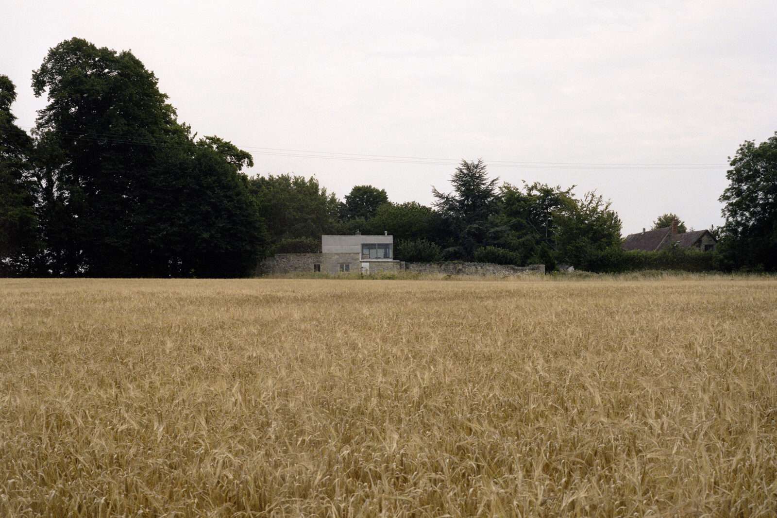 The gentle brutalism of Upper Lawn, Alison and Peter Smithson’s rural retreat in the Wiltshire countryside