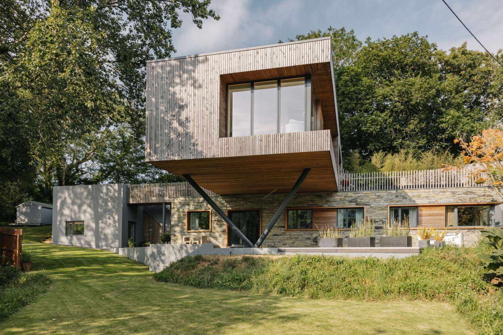 How a riverside creek in Cornwall inspired this spectacular home’s contemporary architecture