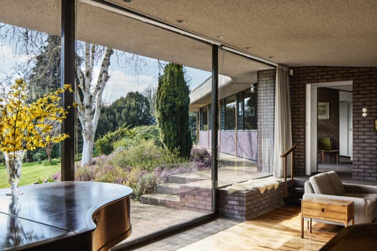 Two sisters share the story of their remarkable Patrick Gwynne-designed family home