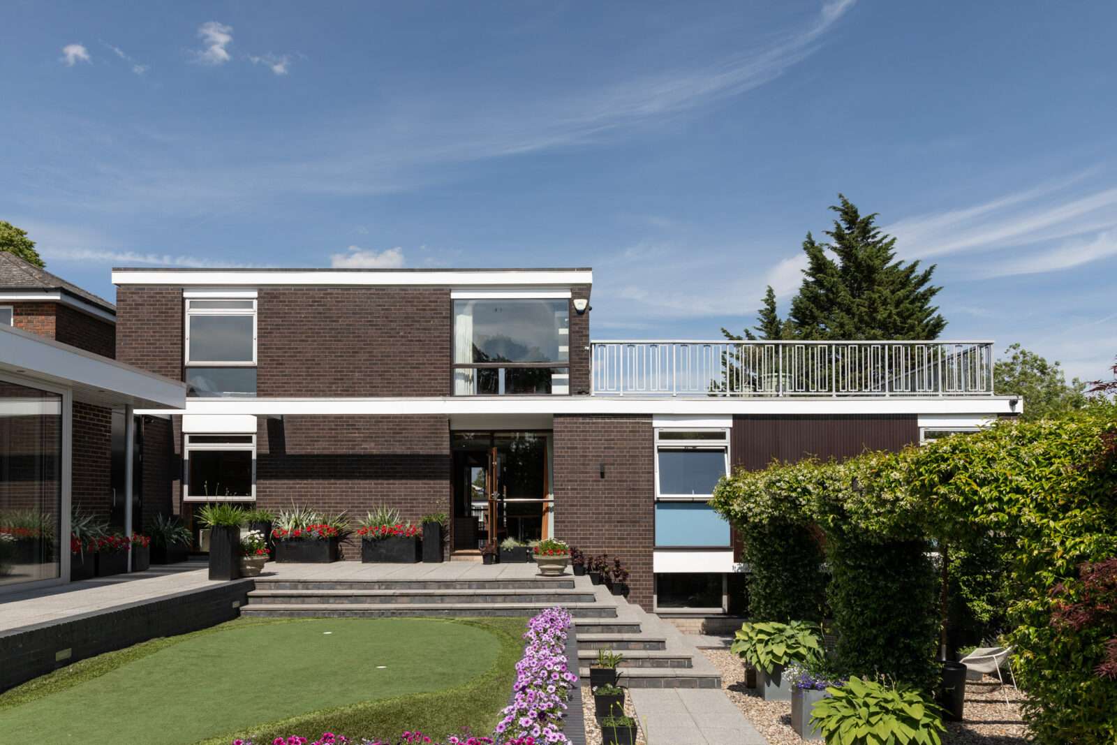 One couple on the pleasure of perfectly restoring their mid-century home in Essex