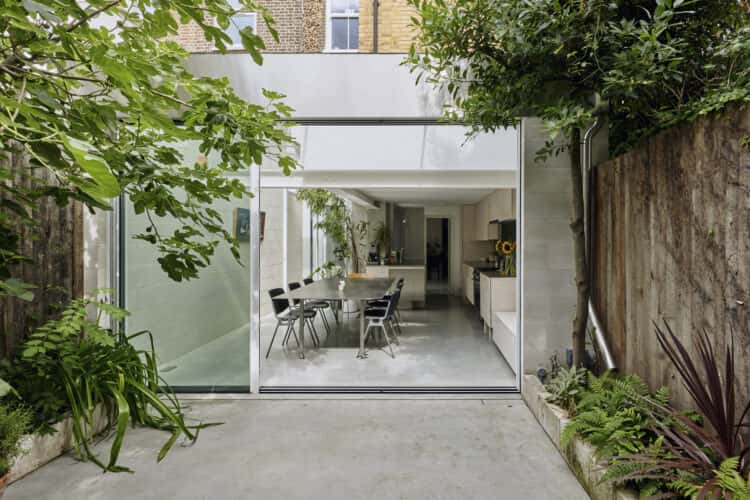 A lower-ground floor flat that glows from within